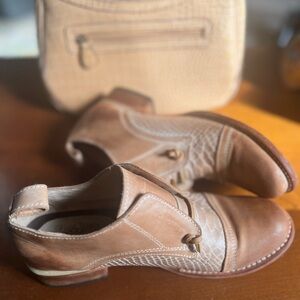 Freebird women’s “Mabel” oxfords